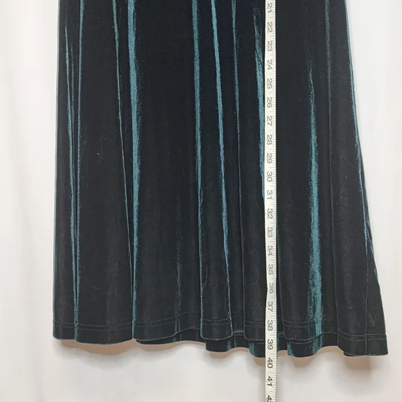Hillard & Hanson Sz XL Green Velvet Fit & Flare Short Sleeve Made in USA Dress - Picture 4 of 10